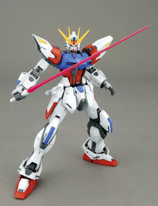 GUNDAM Build Fighters - Model Kit - MG 1/100 - Strike Gundam Full Pack